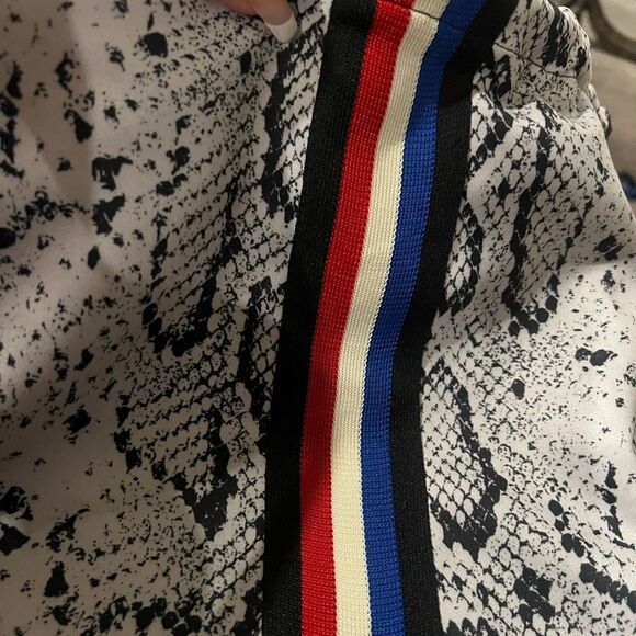 Pam & Gela Gray Snakeskin red white blue Drawstring Bag - Picture 7 of 10